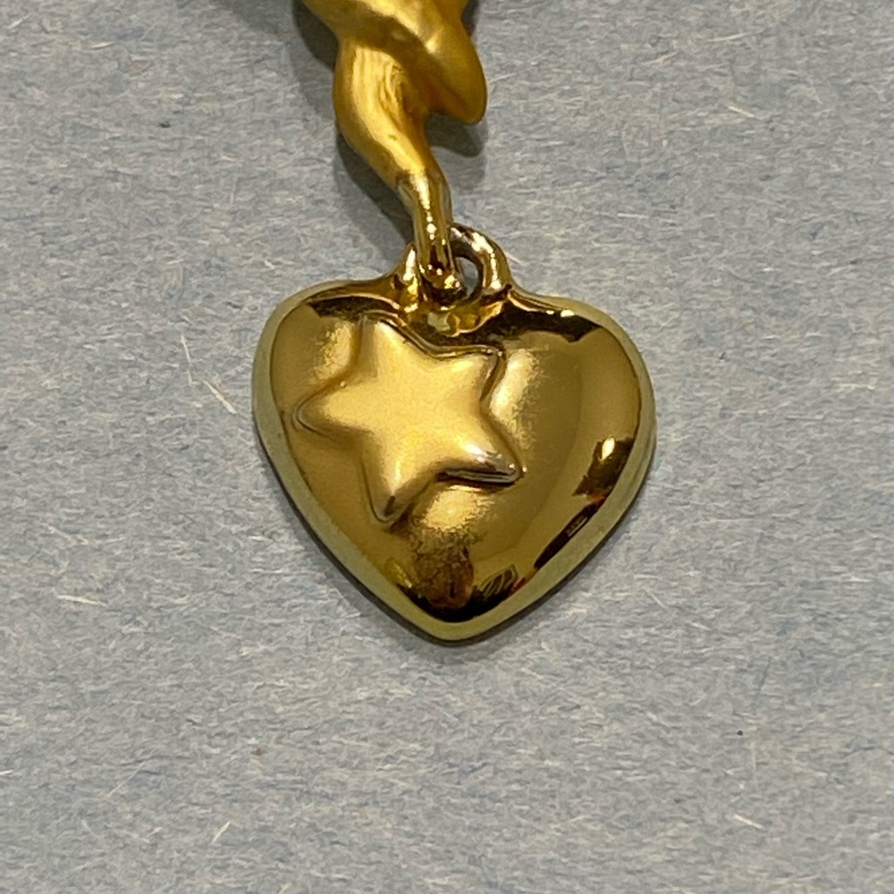 VINTAGE 1980’S AJC CATTAILS GOLD TONE BROOCH WITH DANGLE HEART CHARM - Picture 6 of 10
